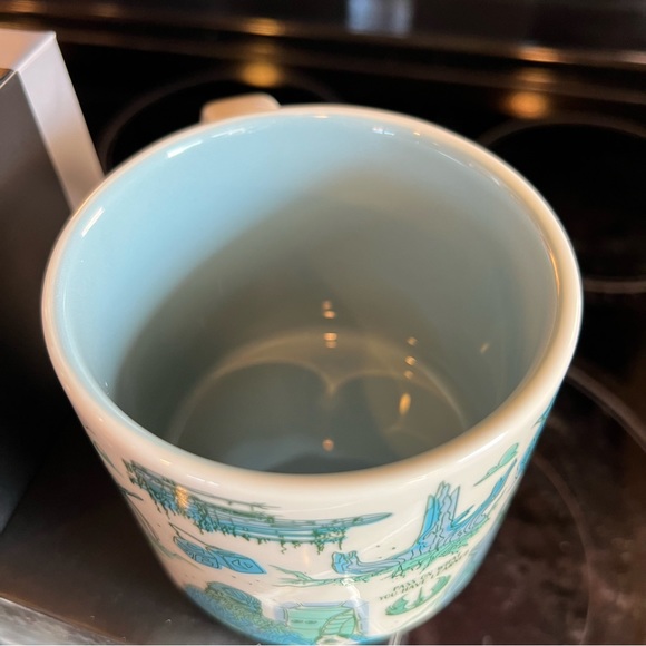 Disney Parks Star Wars Starbucks Ahch-To Been There Series Coffee Mug - Picture 3 of 3